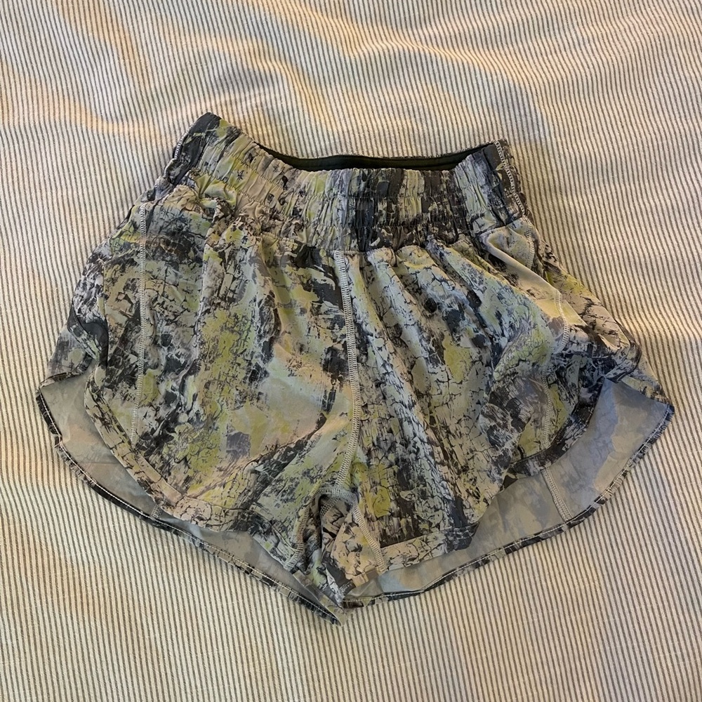 Lululemon Track That Shorts 4” Size 6